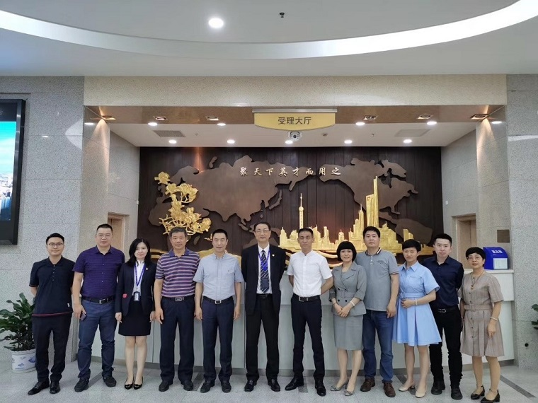 我司董事长周红东先生带队赴外交流人力资源服务工作