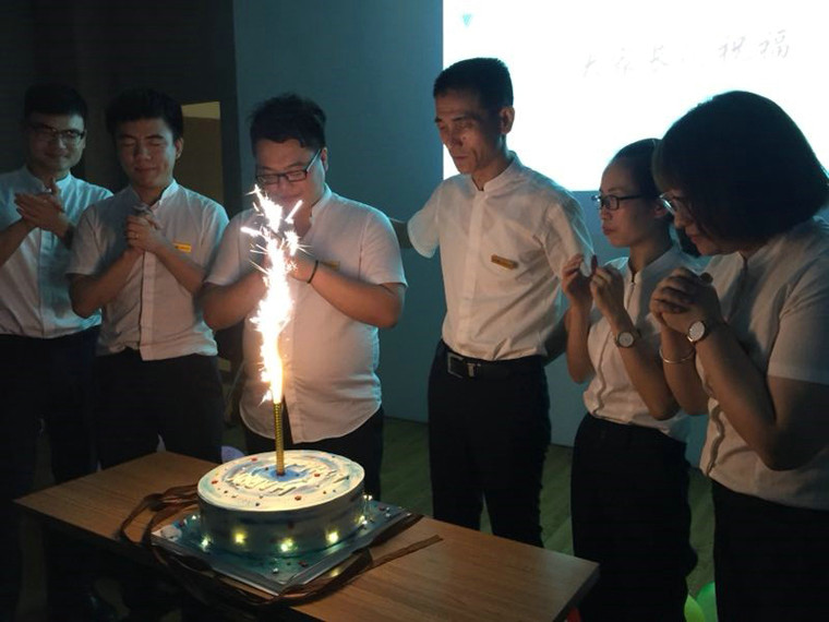 温暖青春     一路有你