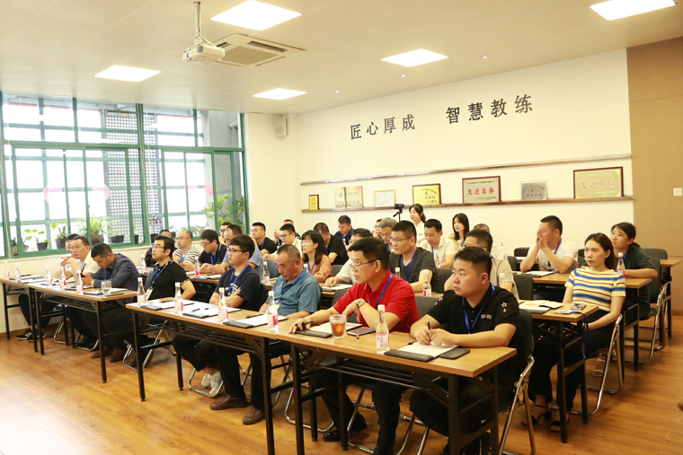 解决企业人才生态系统的问题