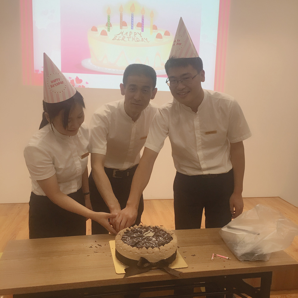 切蛋糕.JPG